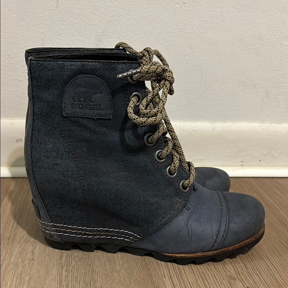 Sorel Women's Gray Wedge Boots